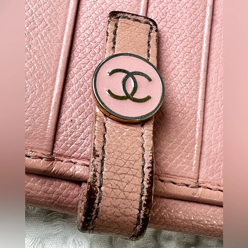 💖Vintage CHANEL Button Wallet